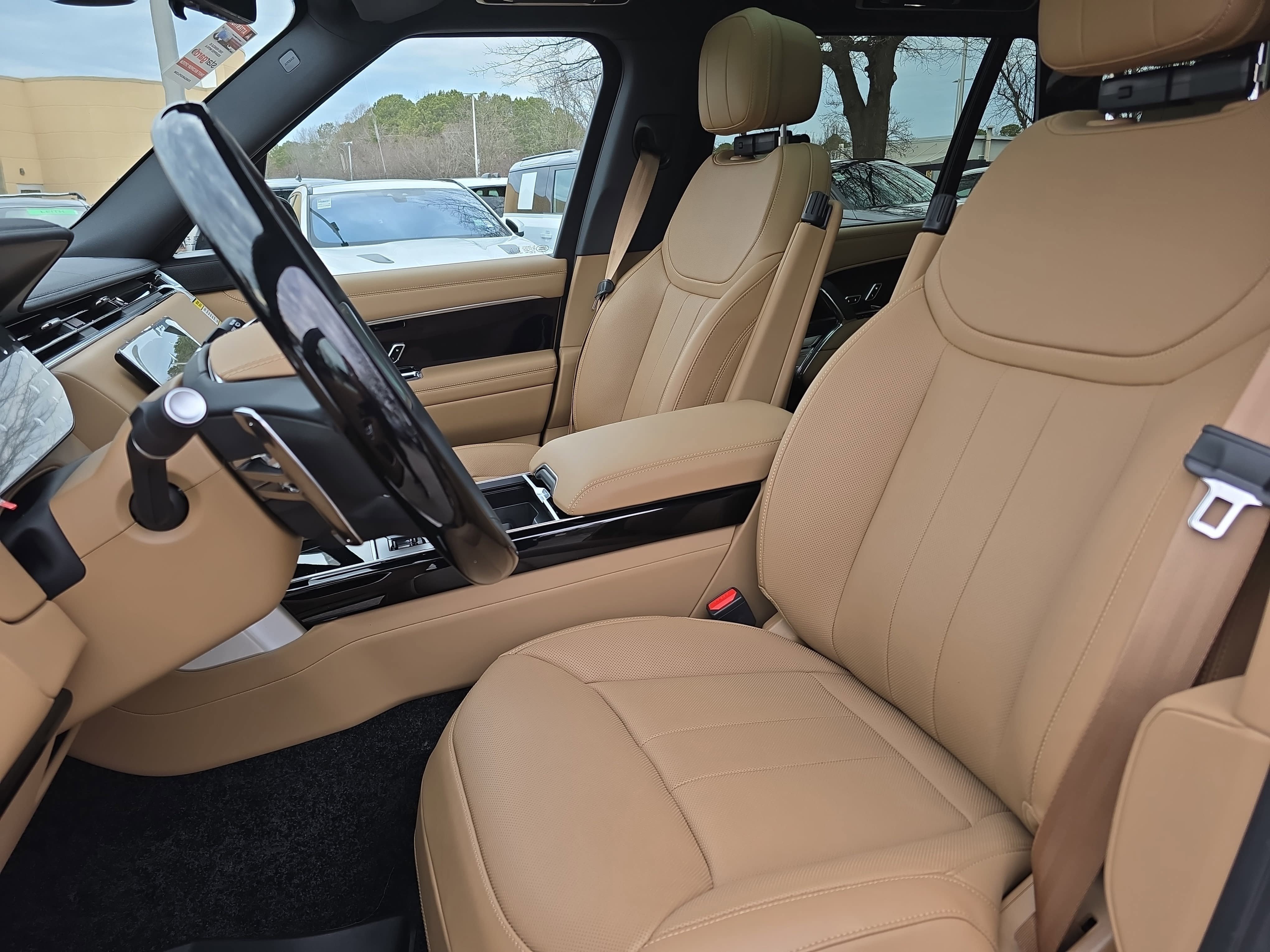 New 2026 Land Rover Range Rover Long Wheelbase SE AWD/4WD image 15