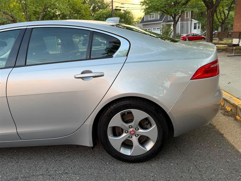 Used 2017 Jaguar XE Premium AWD/4WD image 14