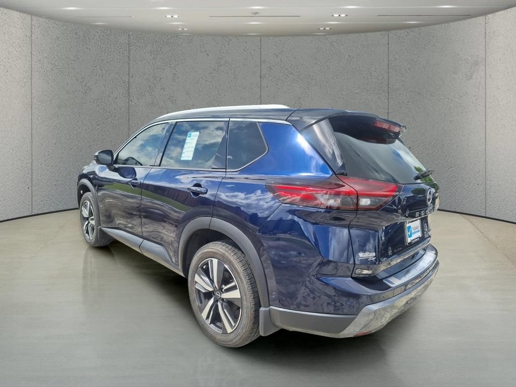 Used 2024 Nissan Rogue SL w/ SL Premium Package AWD/4WD image 3
