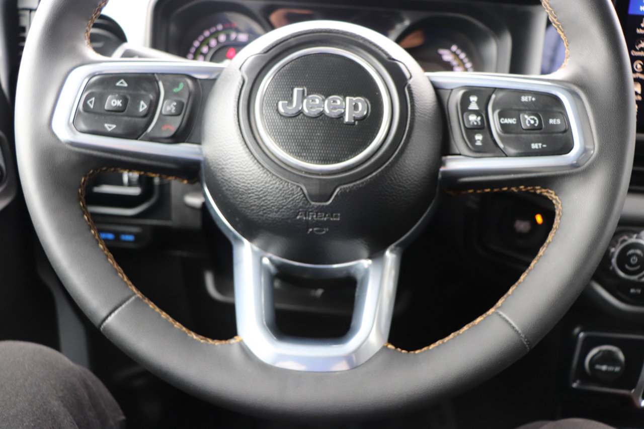 Used 2024 Jeep Wrangler Sahara image 27