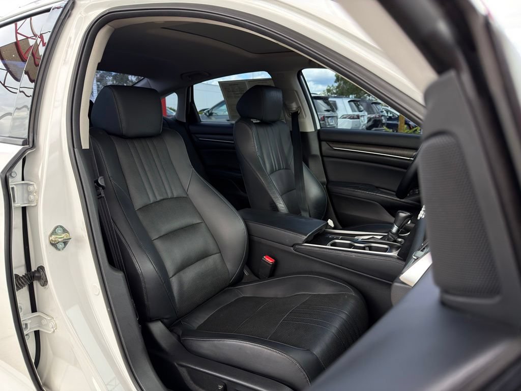 Used 2018 Honda Accord Touring image 41