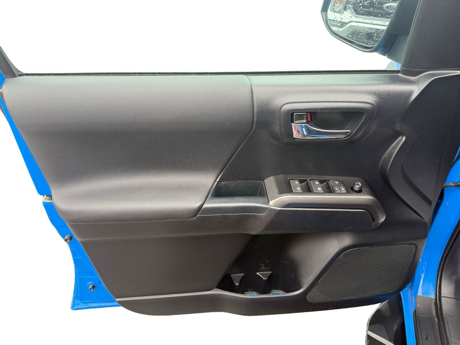 Used 2021 Toyota Tacoma TRD Pro AWD/4WD image 9