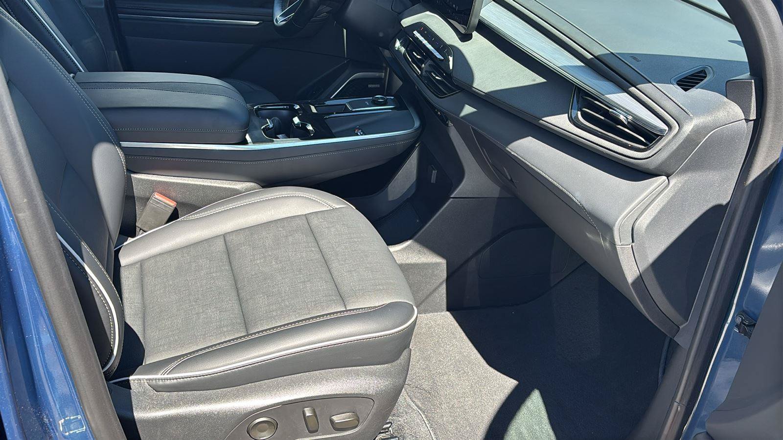 Certified 2025 Buick Enclave Preferred FWD image 22