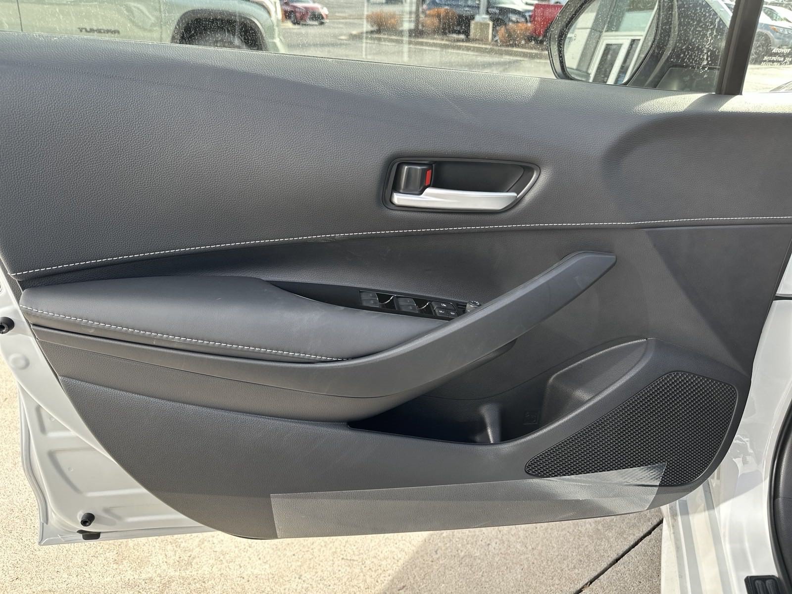 Used 2025 Toyota Corolla SE w/ SE Package FWD image 16