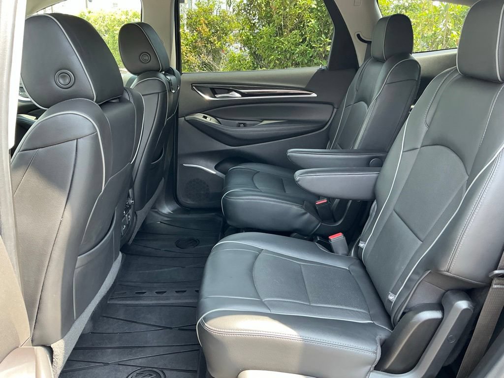 Used 2020 Buick Enclave Avenir w/ Avenir Technology Package FWD image 18