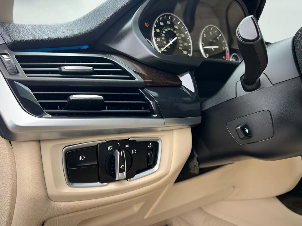 Used 2015 BMW X5 xDrive35d image 44