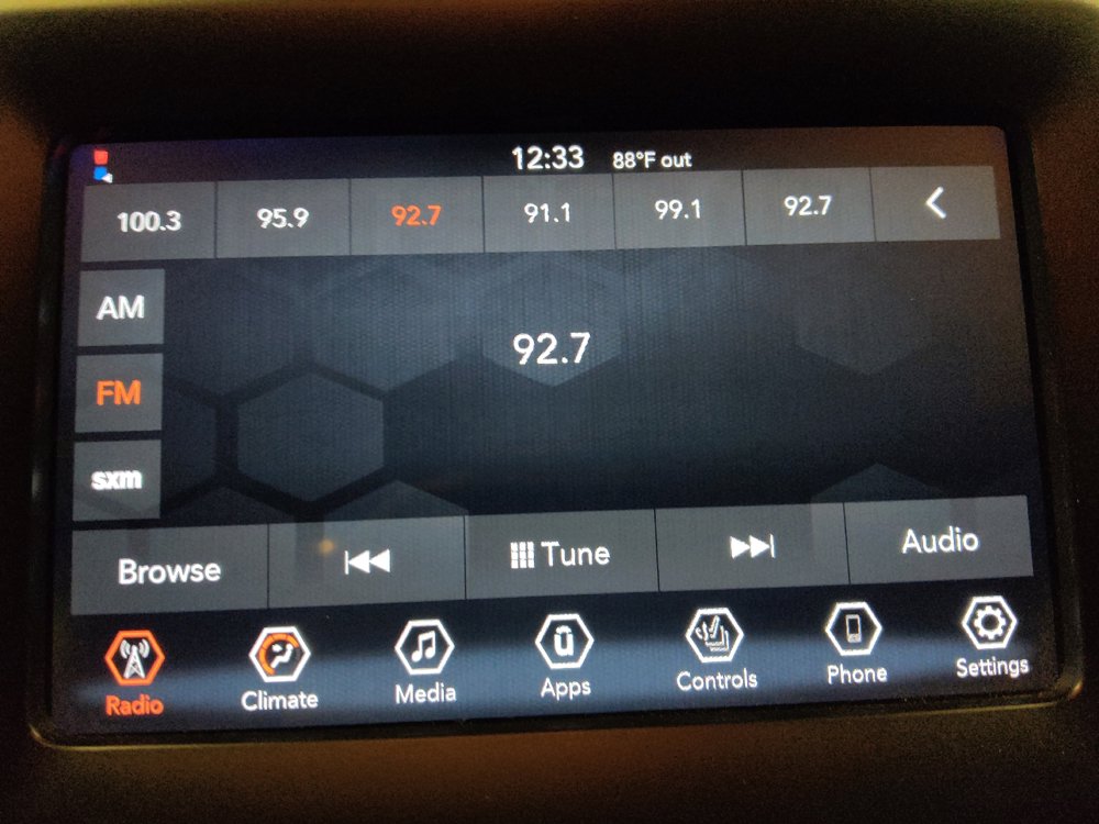 Used 2019 Jeep Cherokee Latitude w/ Cold Weather Group AWD/4WD image 25
