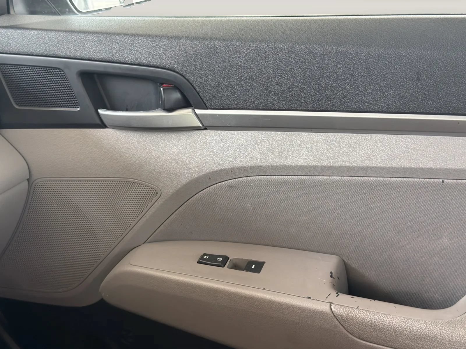 Used 2020 Hyundai Elantra SEL FWD image 17
