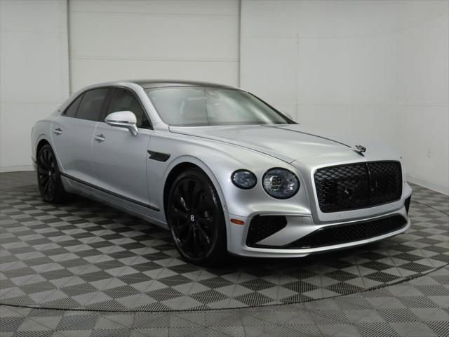 Used 2025 Bentley Flying Spur Plug-In Hybrid AWD/4WD image 3