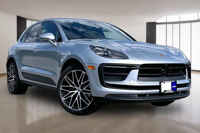 Used 2026 Porsche Macan AWD/4WD image 3