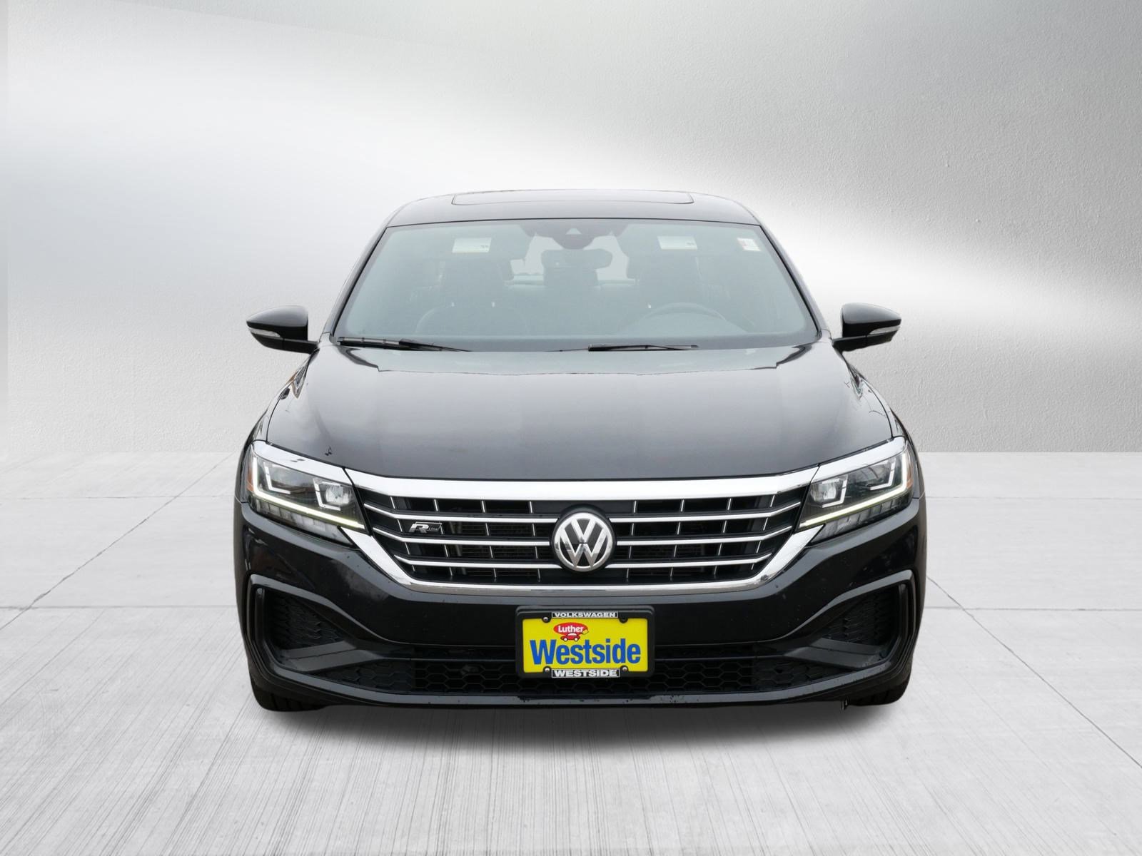 Used 2021 Volkswagen Passat 2.0T R-Line image 2