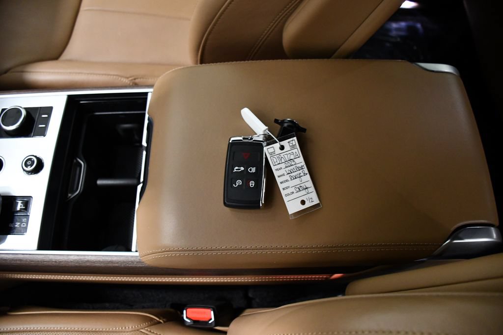 Used 2023 Land Rover Range Rover Autobiography AWD/4WD image 24