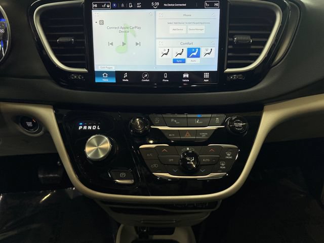 Used 2024 Chrysler Pacifica Touring-L FWD image 7