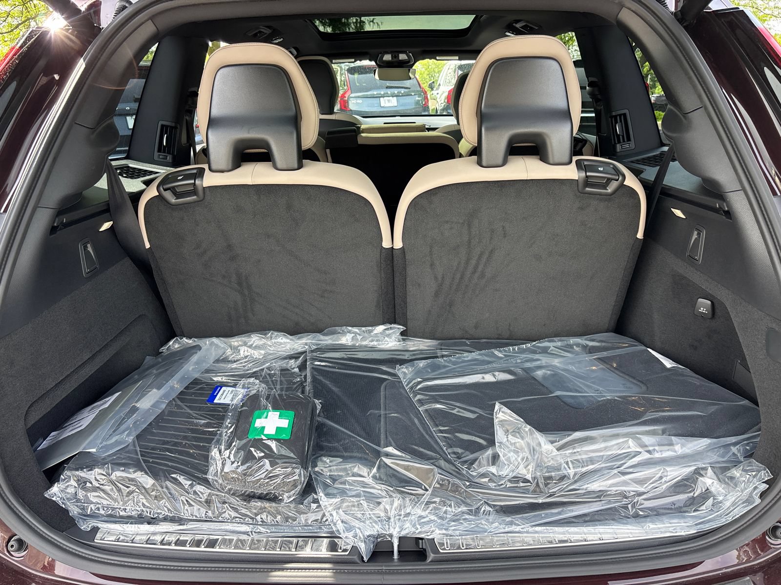 New 2026 Volvo XC90 B5 Core w/ Protection Package Premier AWD/4WD image 9