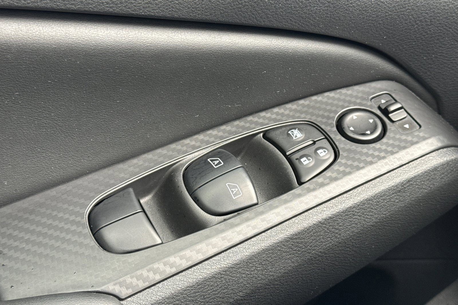 Used 2025 Nissan Altima 2.5 SV image 13