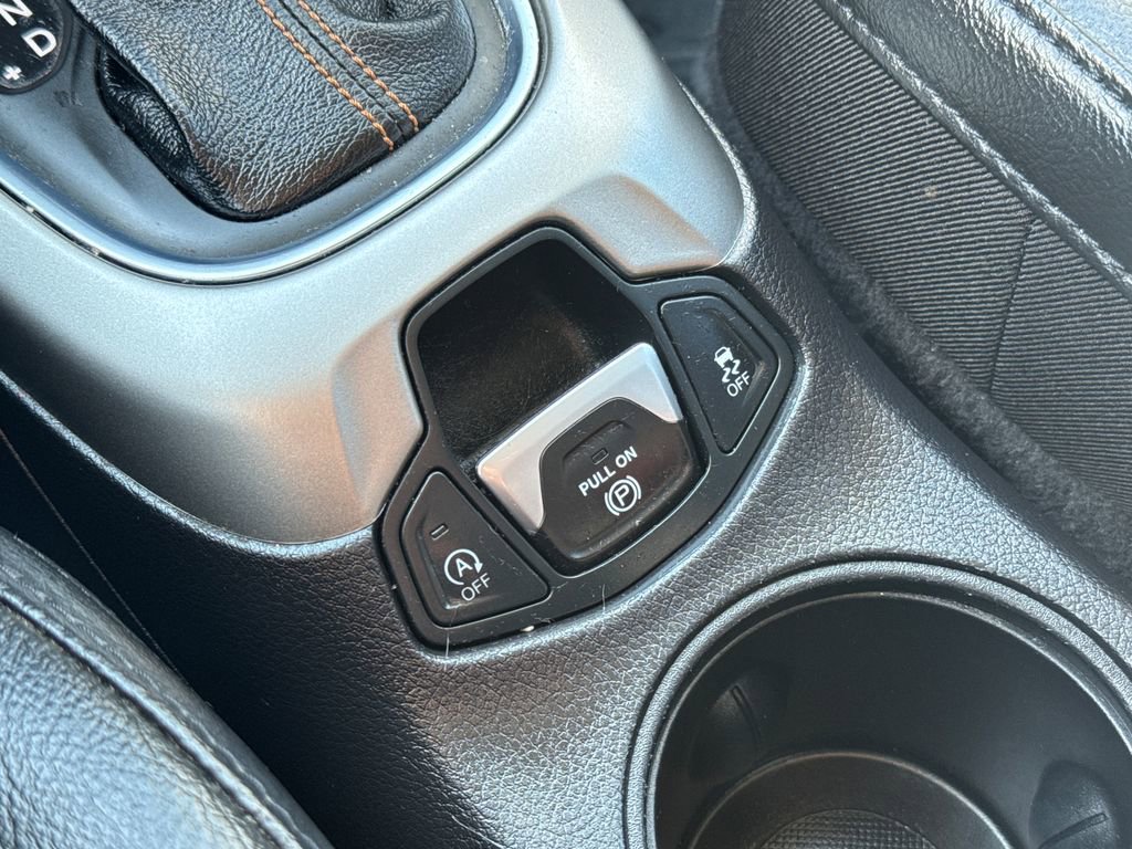 Used 2019 Jeep Compass Latitude w/ Cold Weather Group image 26