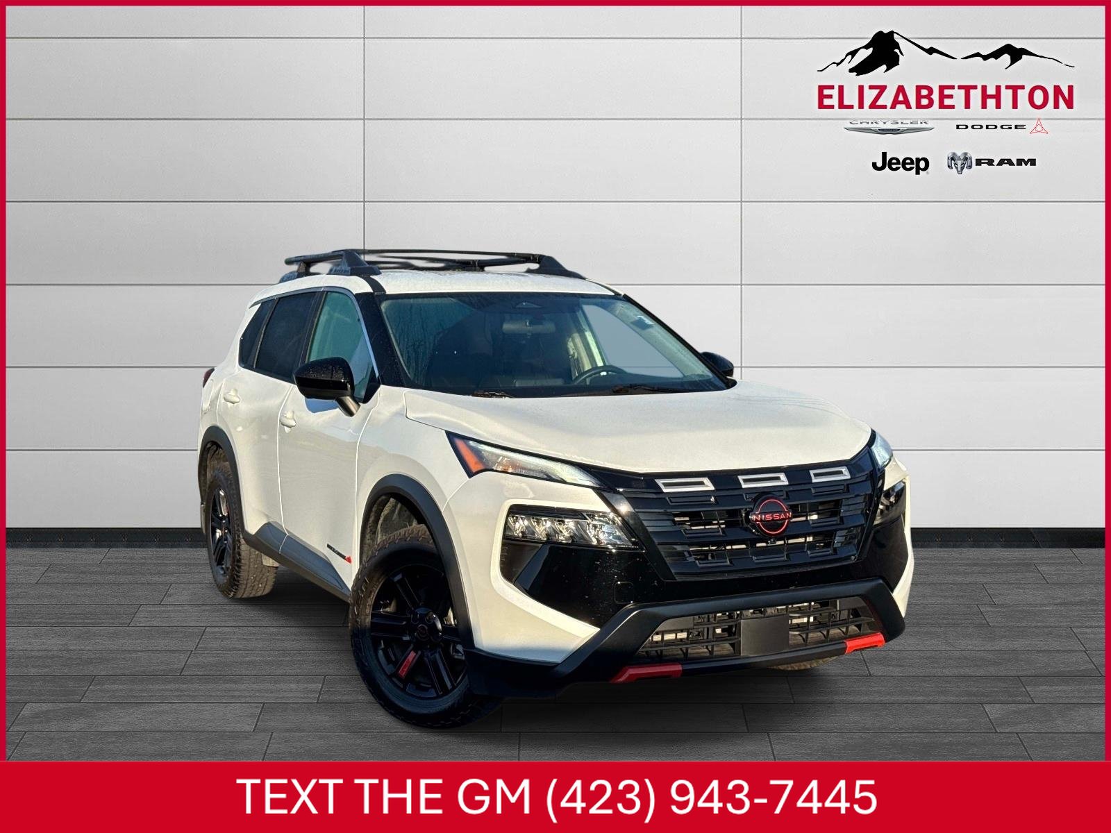 Used 2025 Nissan Rogue SV AWD/4WD image 1