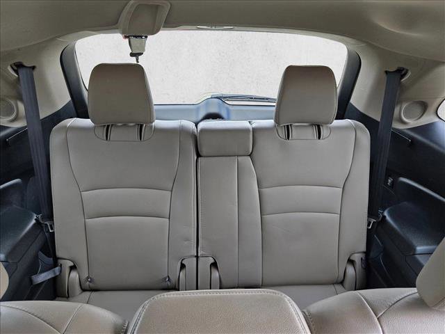 Used 2017 Honda Pilot Touring image 15