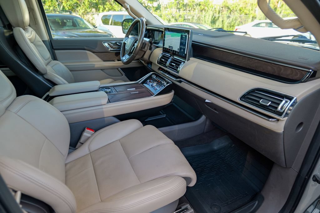 Used 2023 Lincoln Navigator L Reserve AWD/4WD image 37
