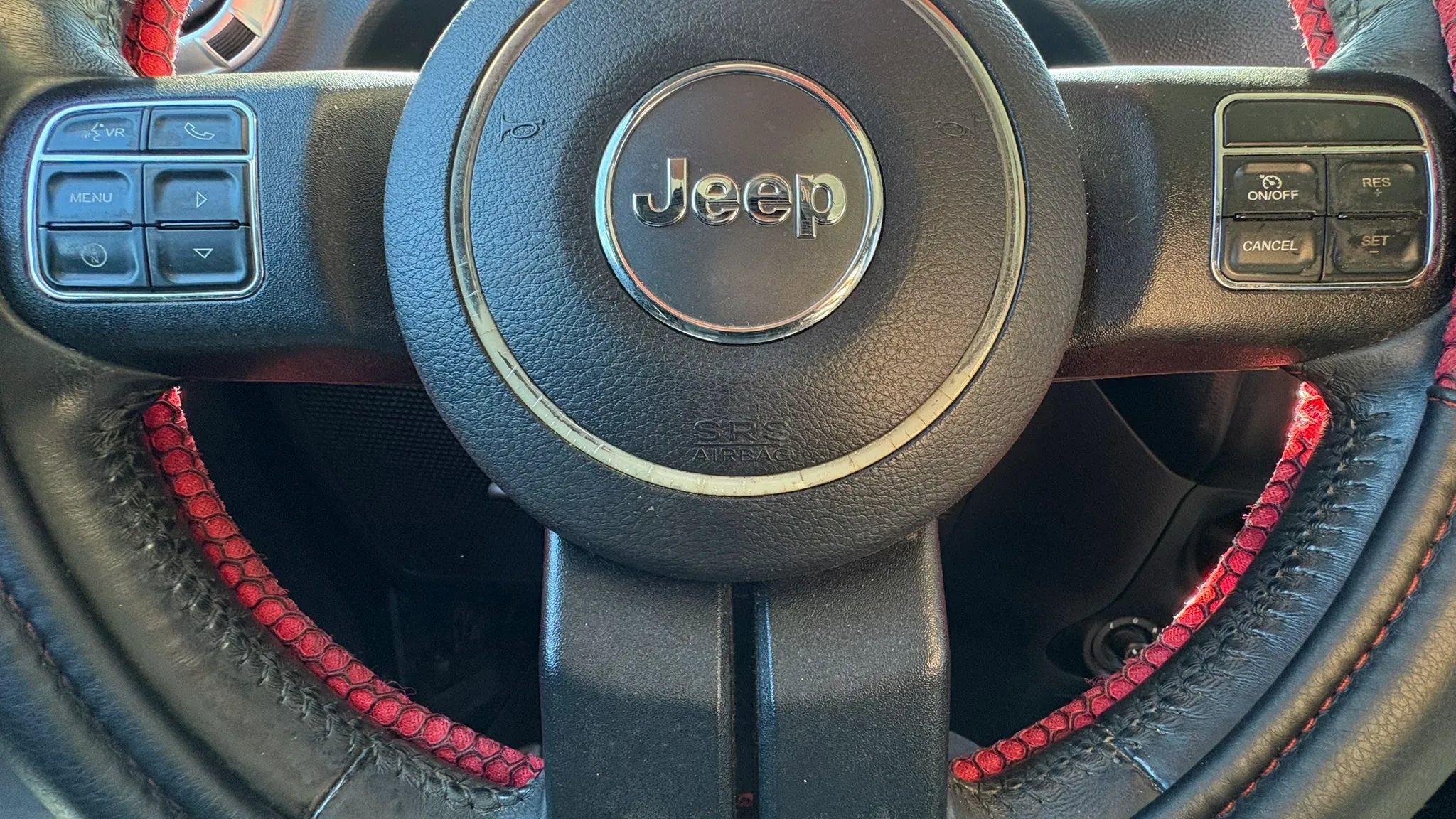 Used 2016 Jeep Wrangler Unlimited Sahara w/ Connectivity Group image 15