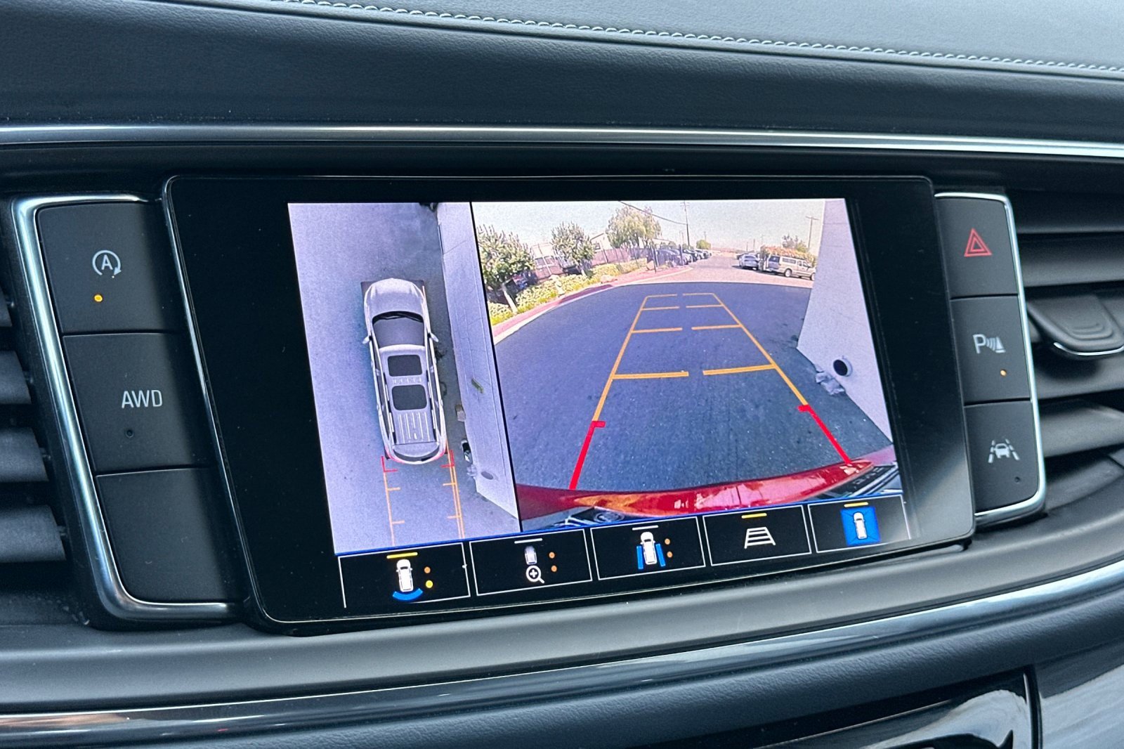 Used 2024 Buick Enclave Premium image 27