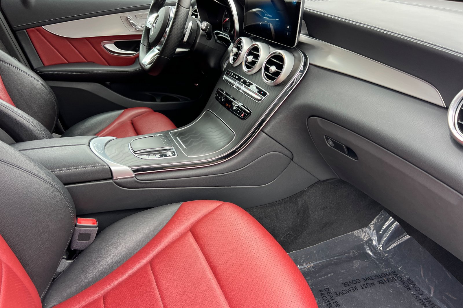 Used 2022 Mercedes-Benz GLC 300 4MATIC Coupe image 17