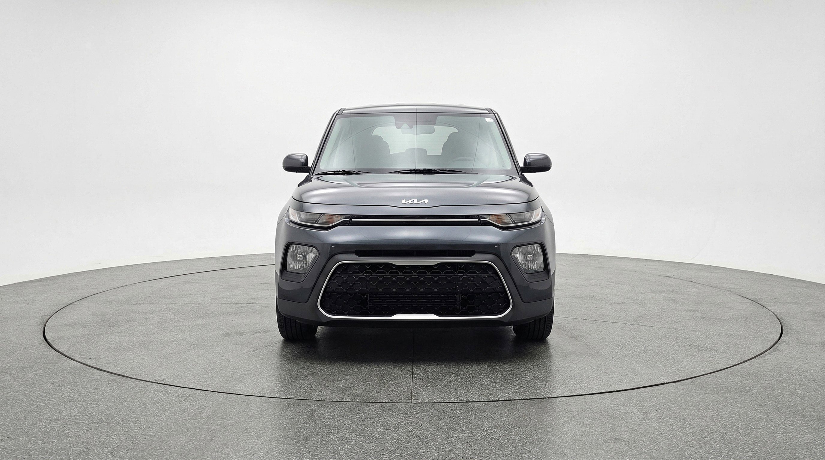 Used 2025 Kia Soul LX w/ LX Technology Package image 2