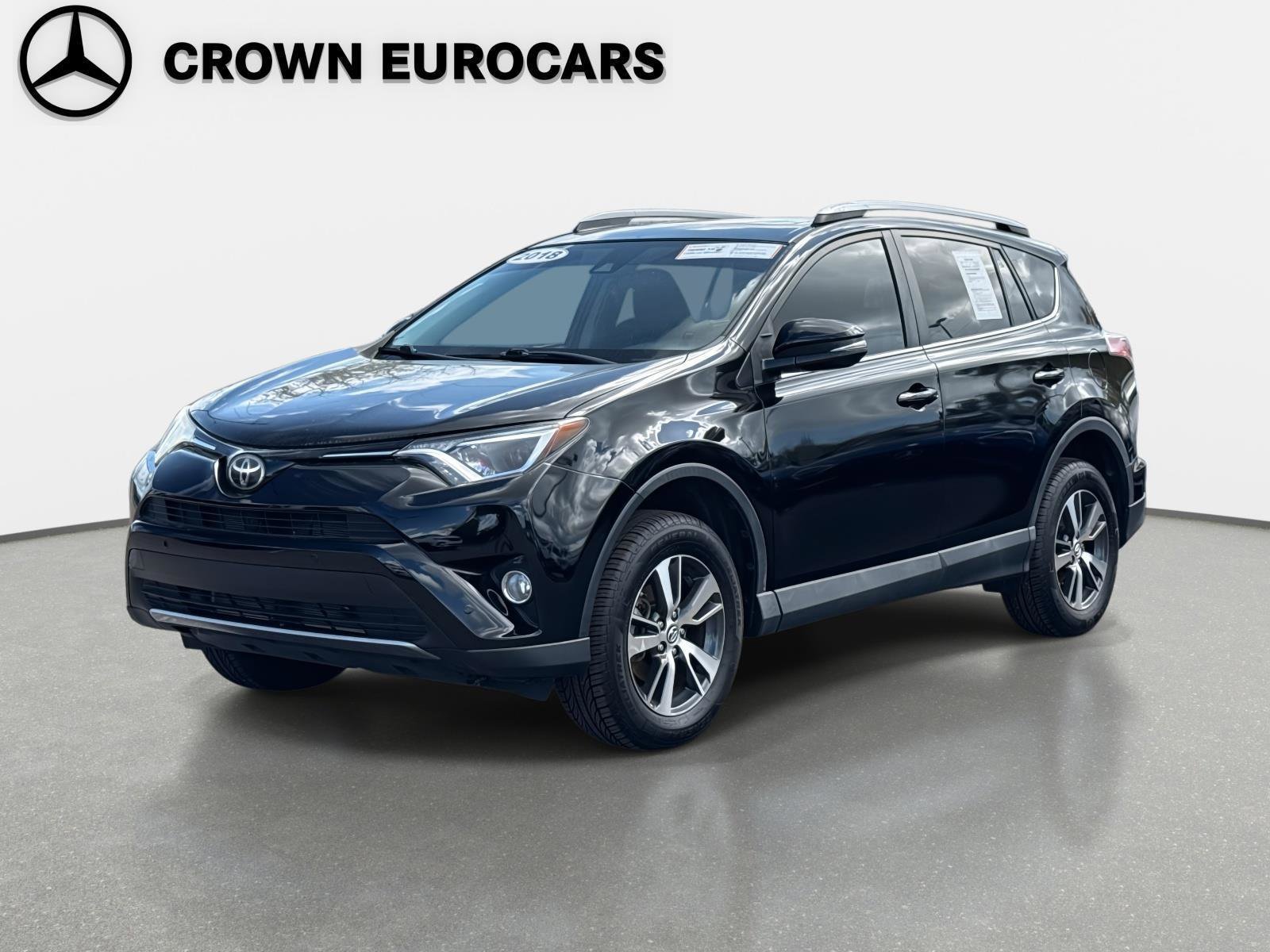 Used 2018 Toyota RAV4 XLE image 1