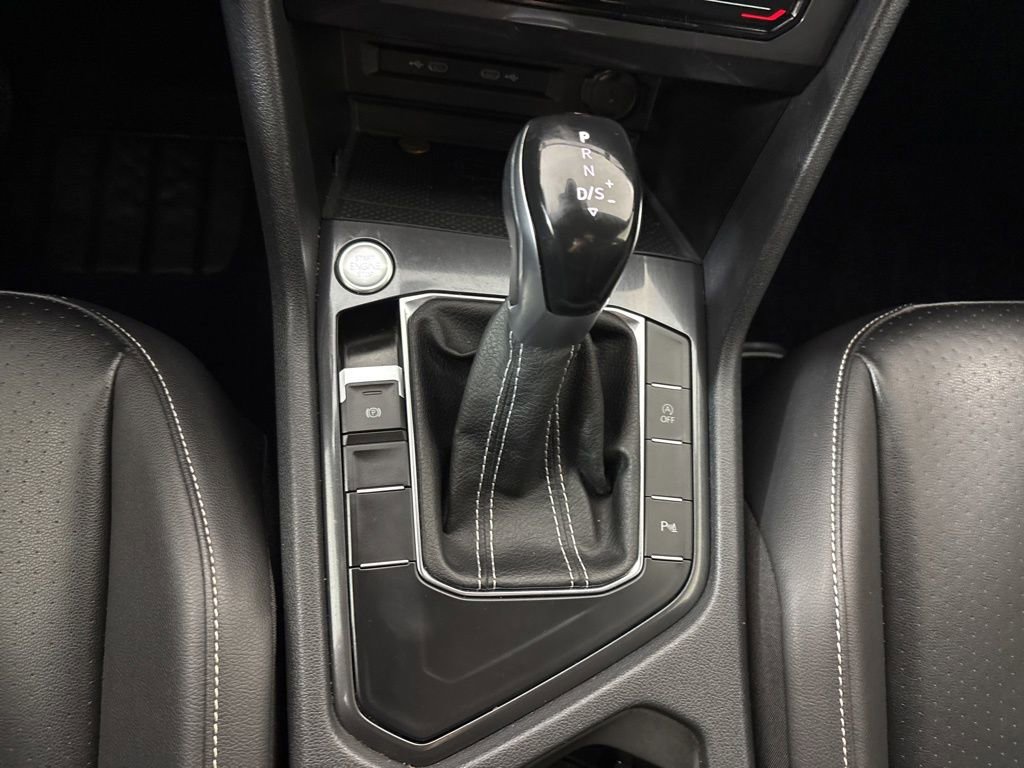 Used 2022 Volkswagen Tiguan SE R-Line image 27