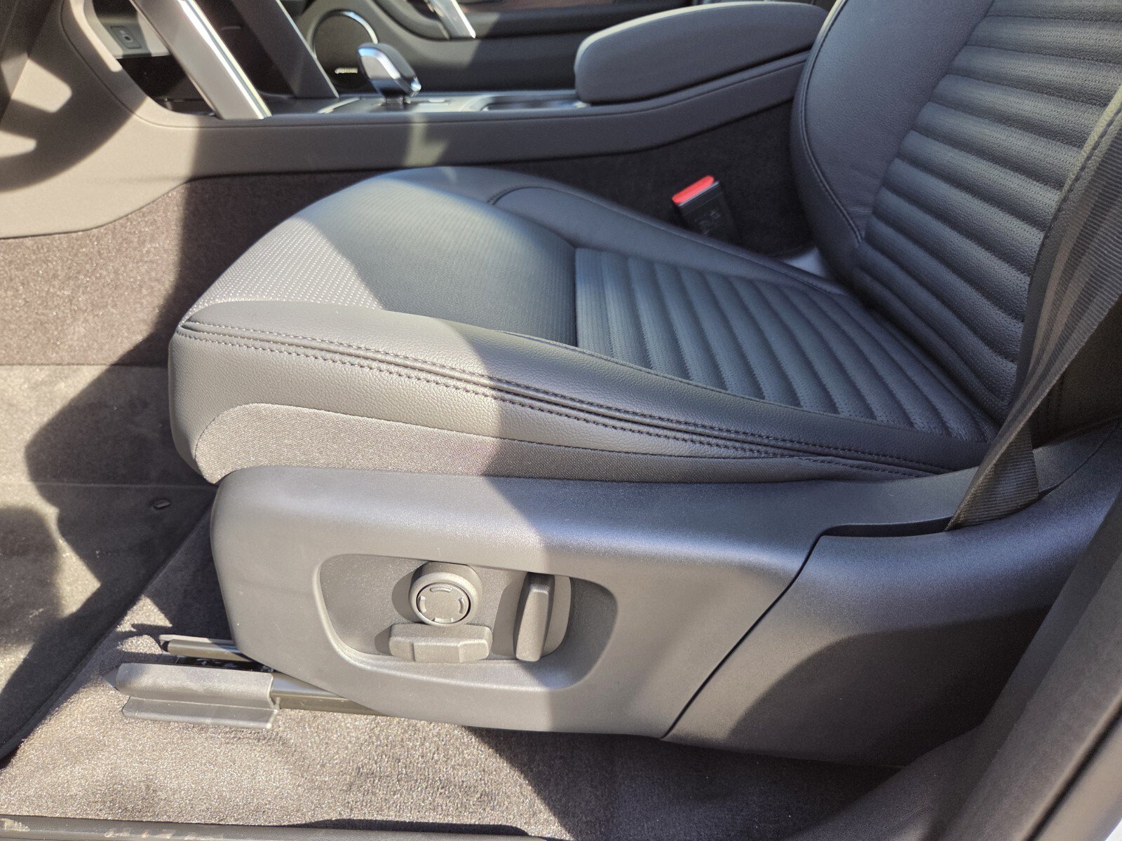 New 2025 Land Rover Discovery Sport S AWD/4WD image 16