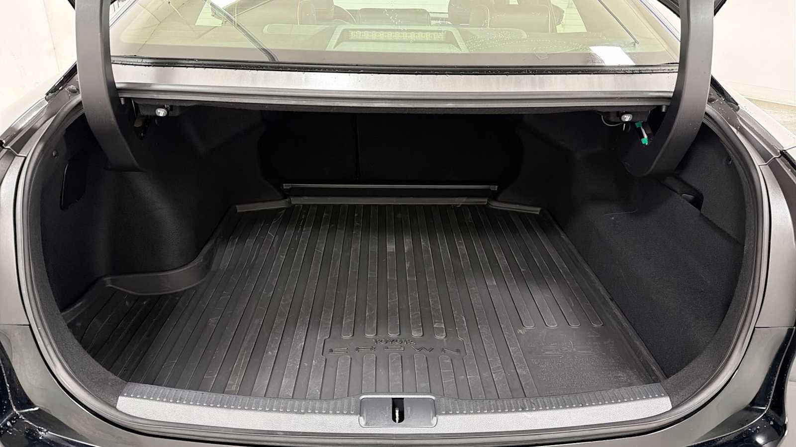 Certified 2024 Toyota Crown Platinum AWD/4WD image 28