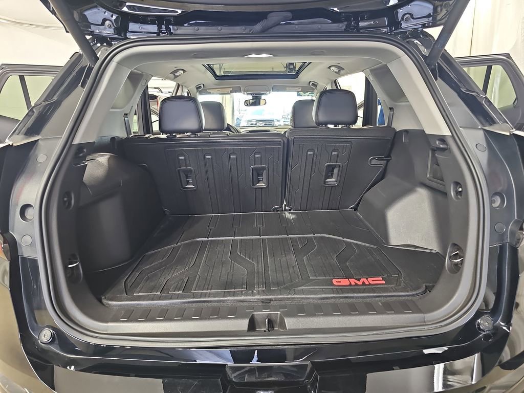 Used 2024 GMC Terrain SLT w/ Tech Package AWD/4WD image 15