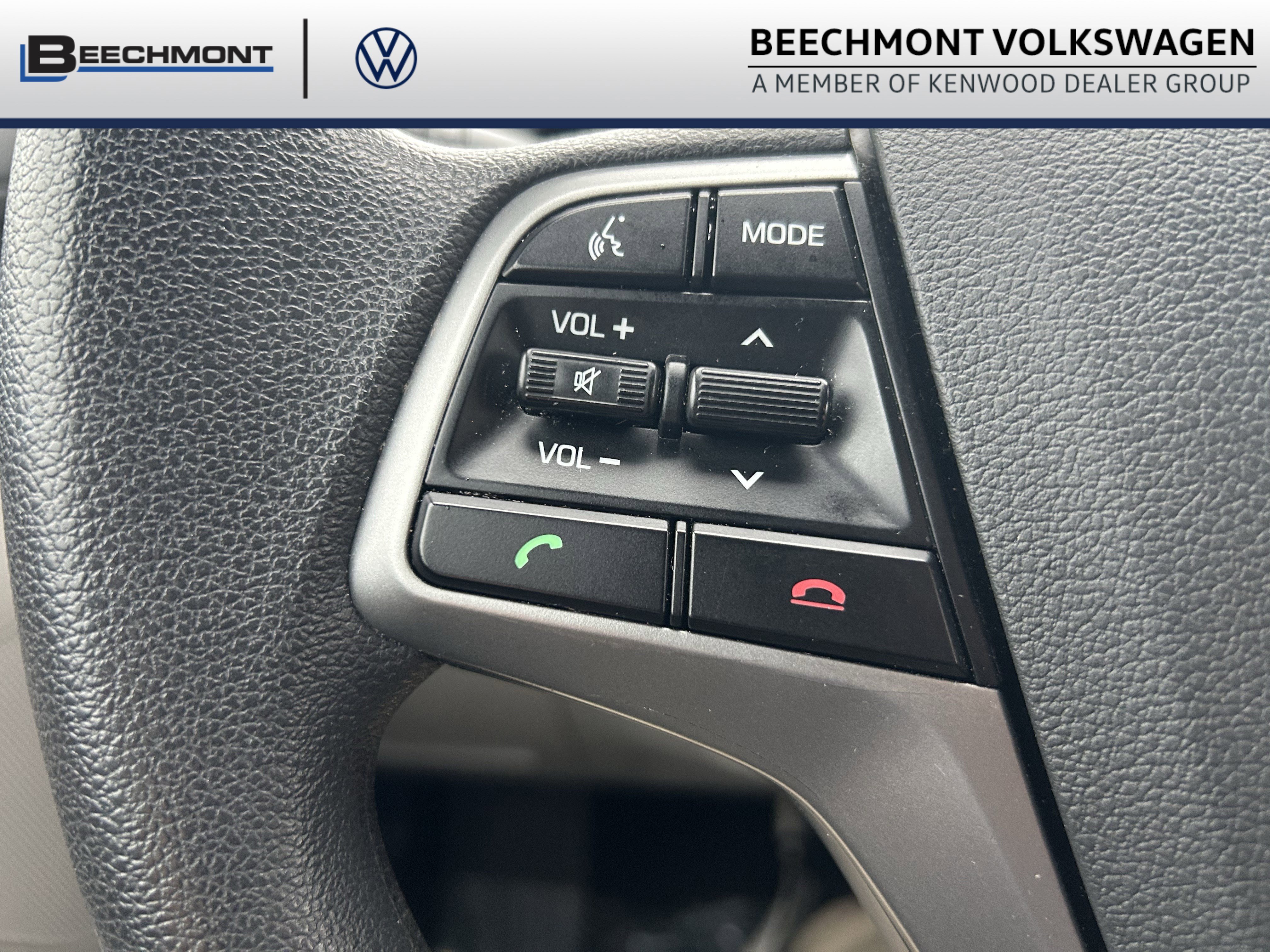 Used 2017 Hyundai Elantra SE image 17