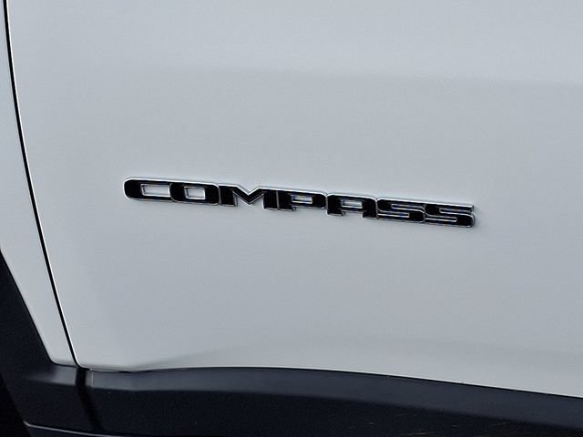 Used 2022 Jeep Compass Latitude AWD/4WD image 27
