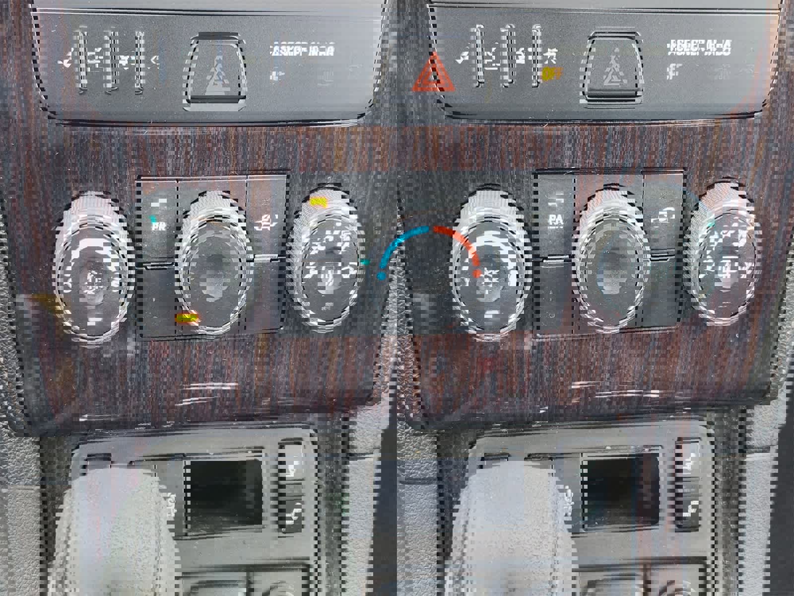 Used 2017 Chevrolet Traverse LT image 18