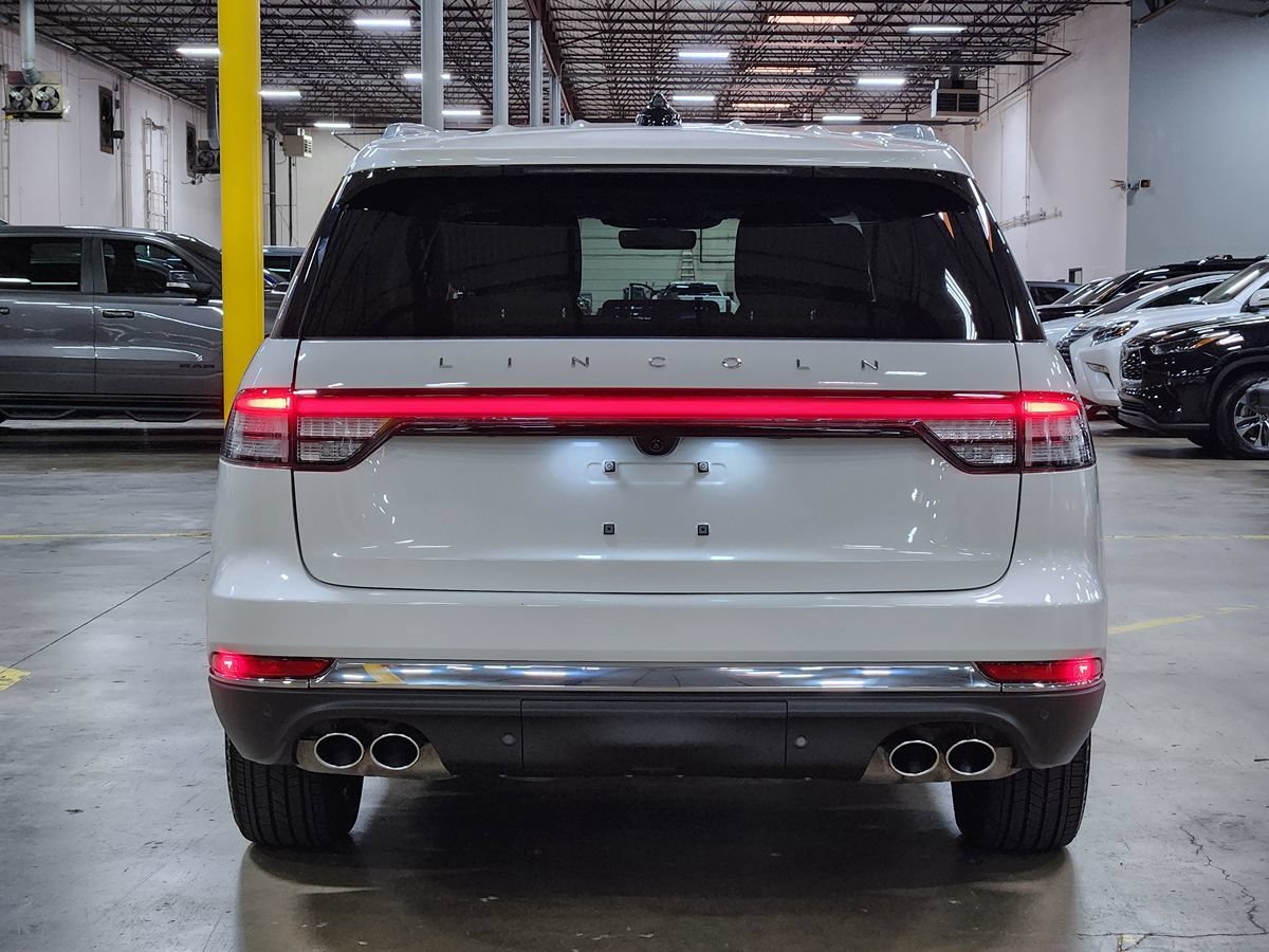 Used 2025 Lincoln Aviator 2WD image 10