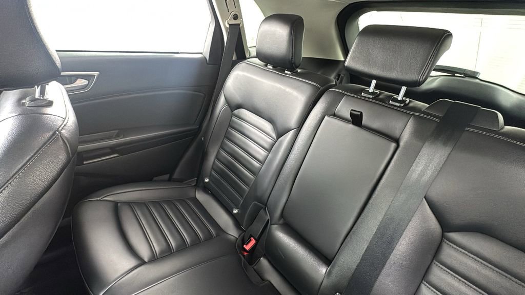 Used 2023 Ford Edge SEL image 14