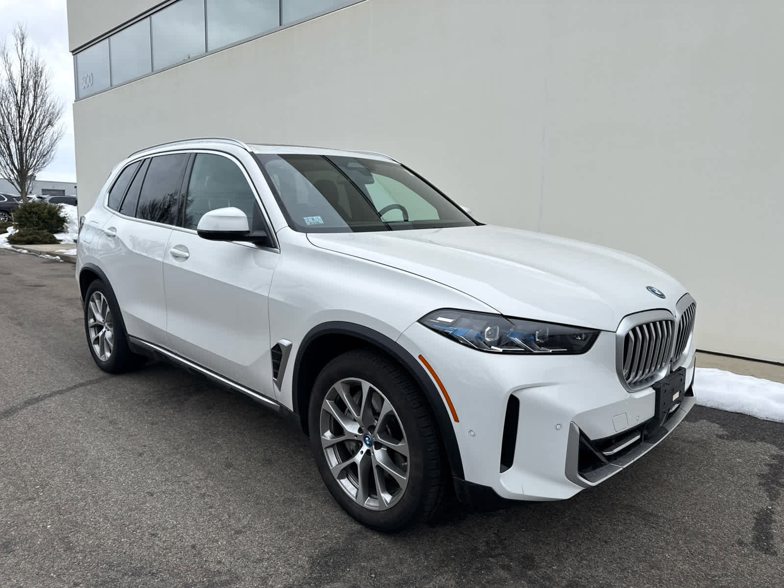 Certified 2025 BMW X5 xDrive50e image 2