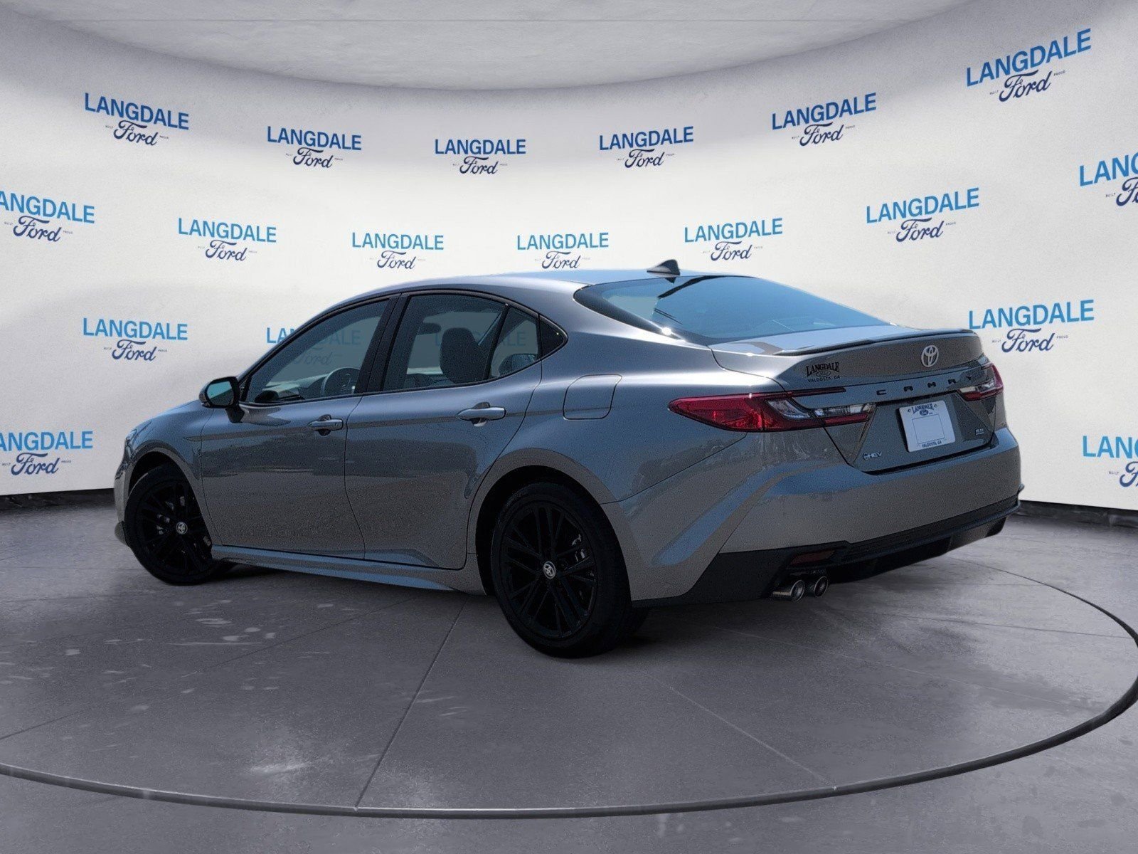 Used 2026 Toyota Camry SE FWD image 9