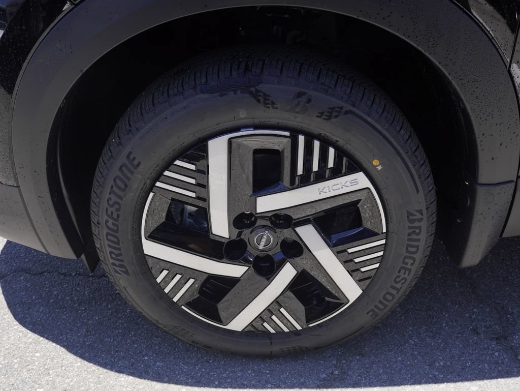 New 2026 Nissan Kicks SV FWD image 8