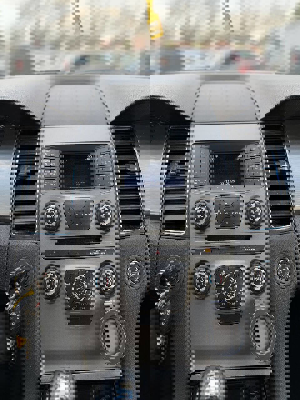 Used 2016 Ford Taurus SEL image 7