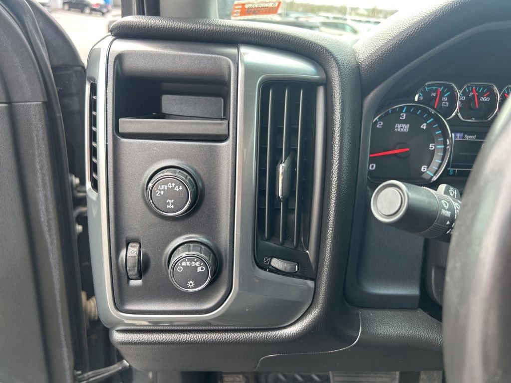 Used 2017 Chevrolet Silverado 1500 LT AWD/4WD image 20