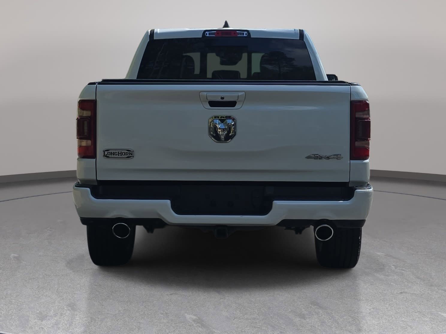 Used 2022 RAM 1500 Limited w/ Body Color Bumper Group image 6