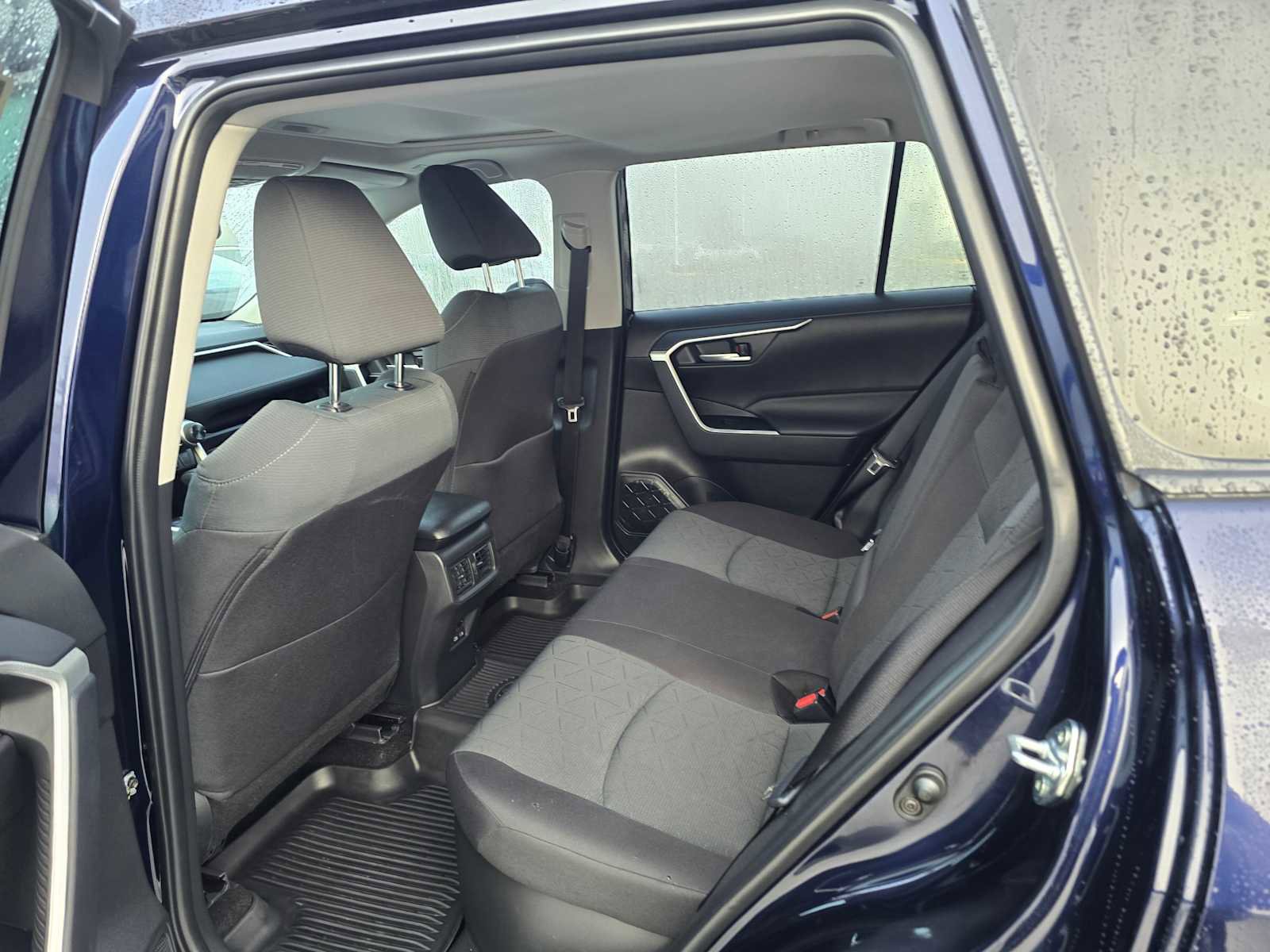 Used 2025 Toyota RAV4 XLE image 20