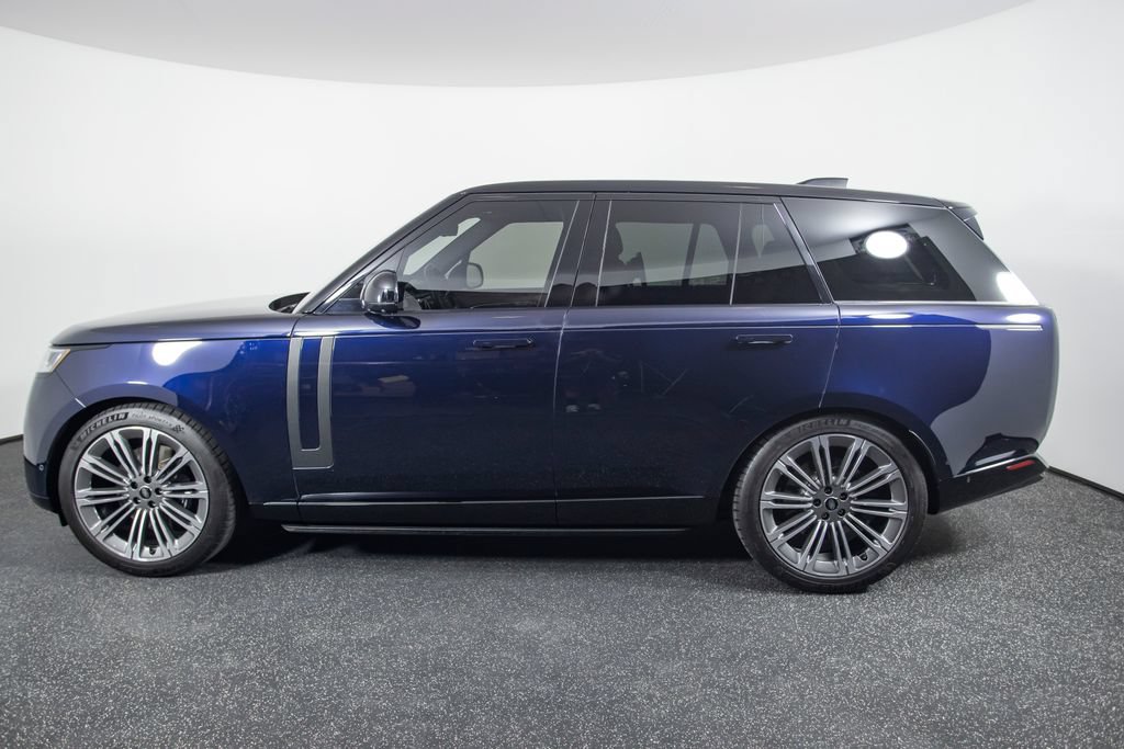 Used 2023 Land Rover Range Rover SE AWD/4WD image 4