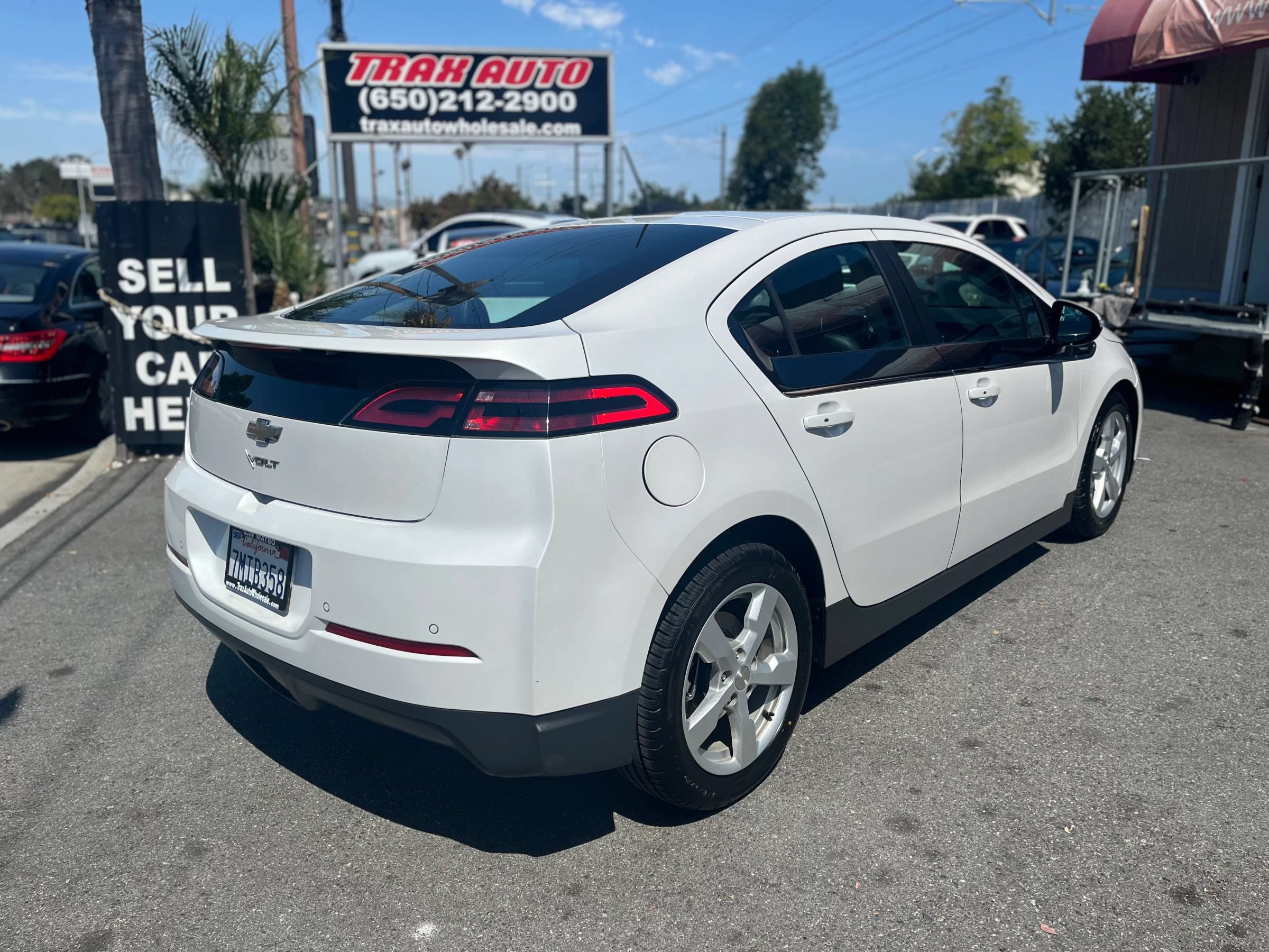Used 2015 Chevrolet Volt Premium w/ Premium Trim Package FWD image 7