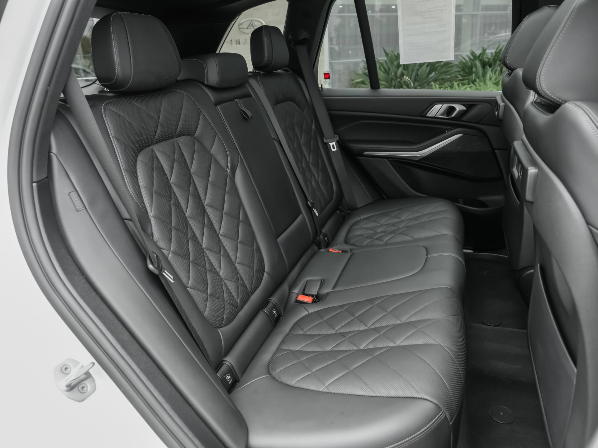 Used 2023 BMW X5 xDrive45e w/ Climate Comfort Package AWD/4WD image 40