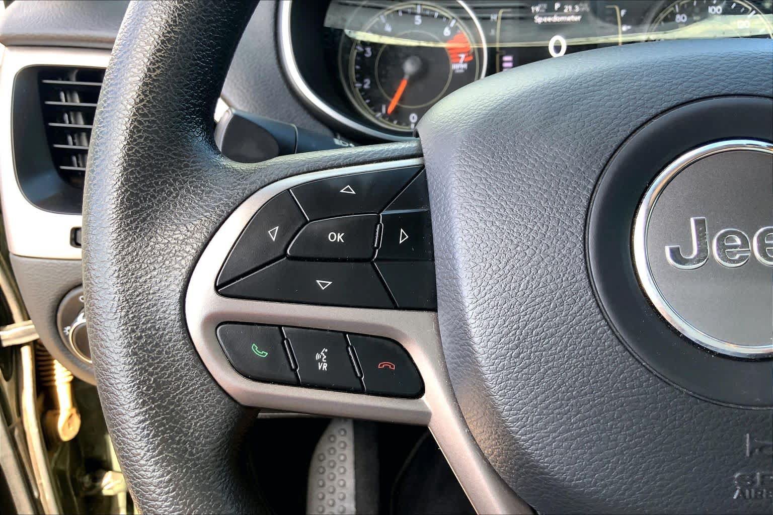 Used 2021 Jeep Cherokee Latitude FWD image 24