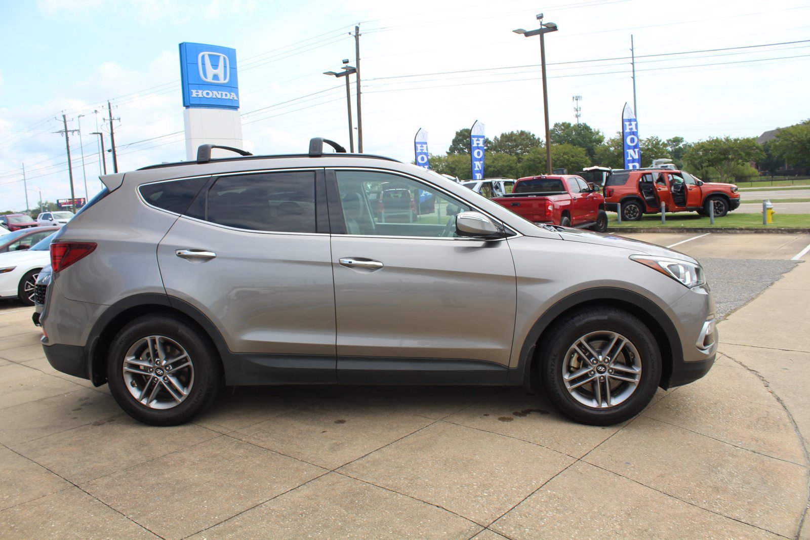 Used 2018 Hyundai Santa Fe Sport w/ 2.4L Tech Package 04 FWD image 4