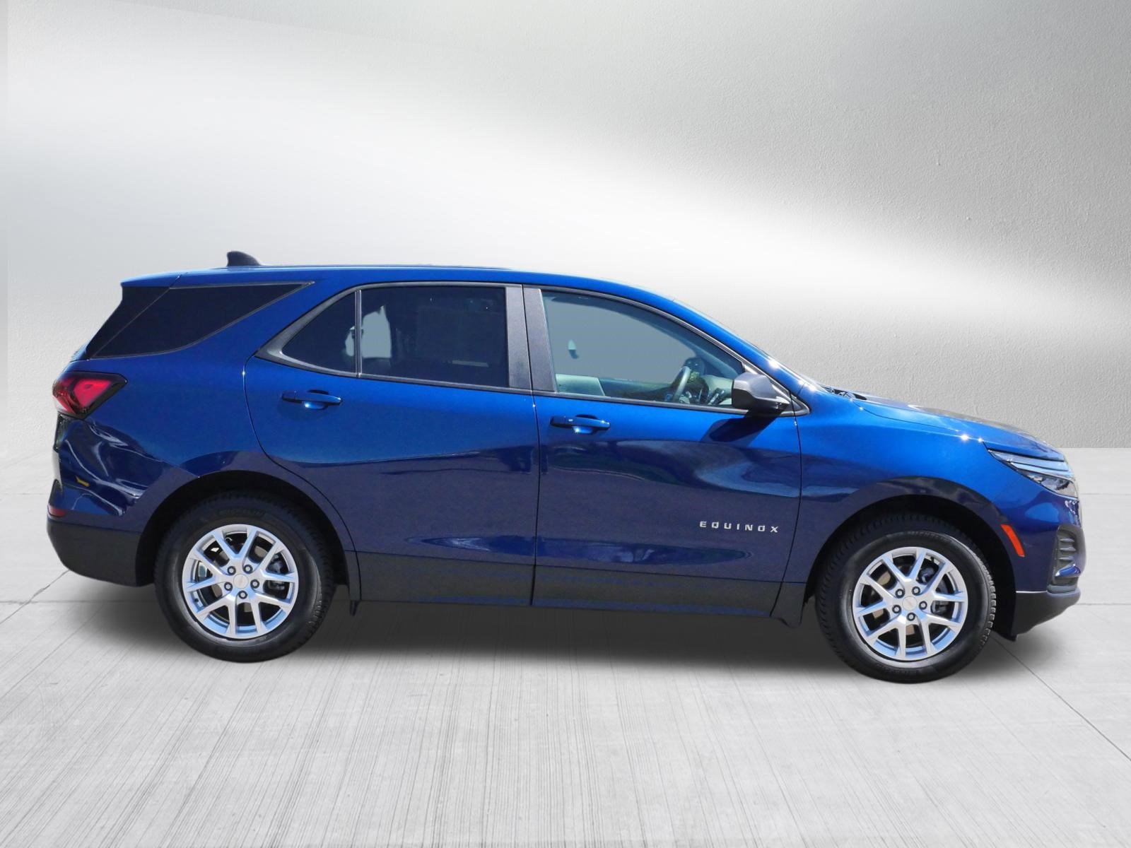 Used 2023 Chevrolet Equinox LS w/ LS Convenience Package AWD/4WD image 8